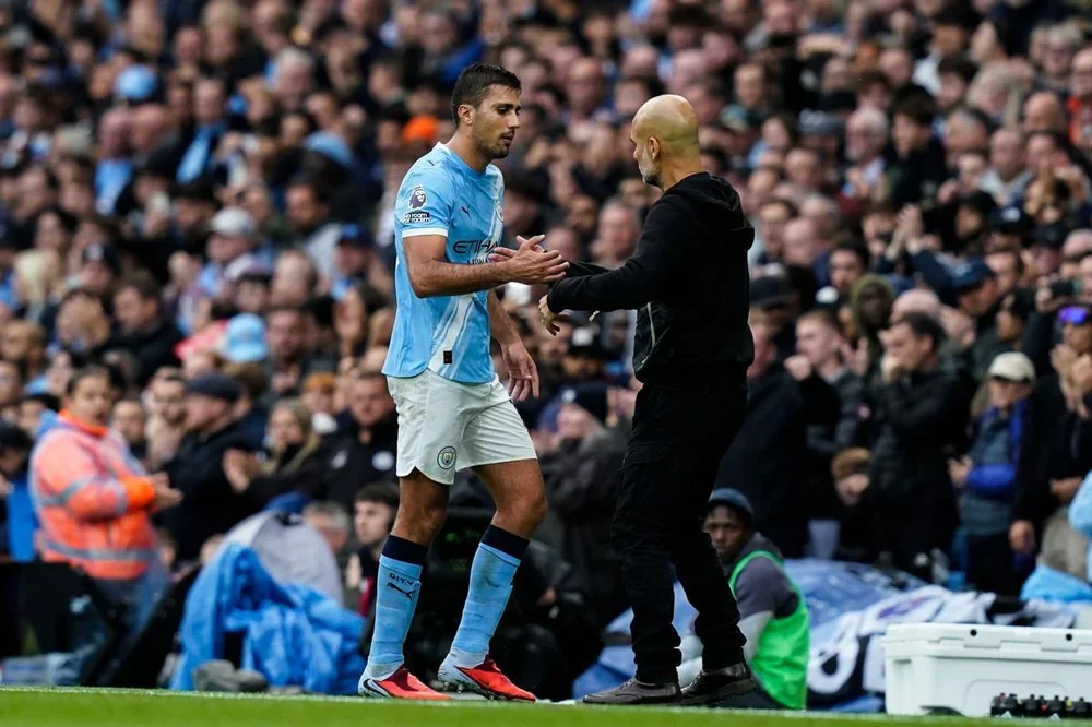 Pep Guardiola sustituye a Rodri Hernández